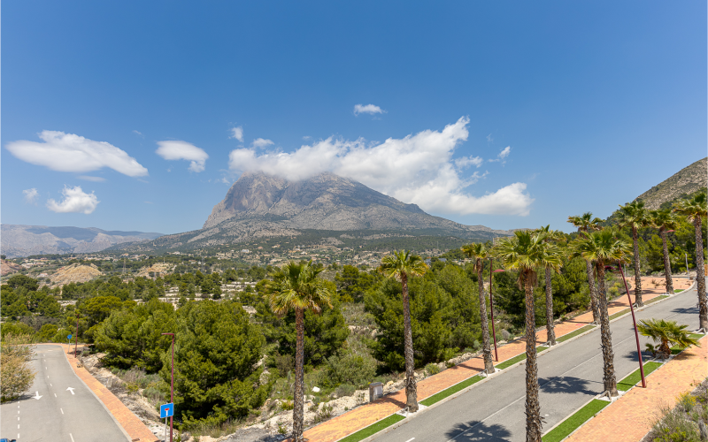 S. Hills - Benidorm